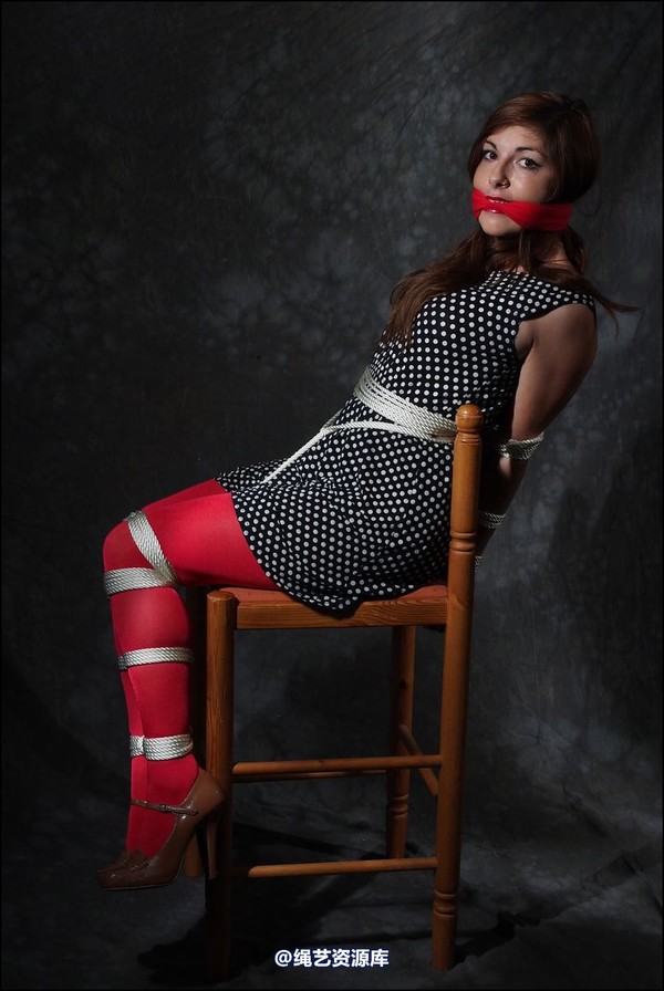 simplytied - She wanted to wear red tights 第 24 张图片