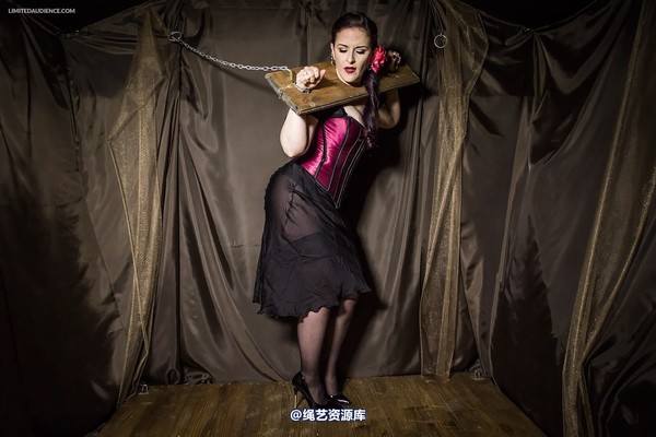 limitedaudience - 2014 caroline pierce in stocks 第 9 张图片