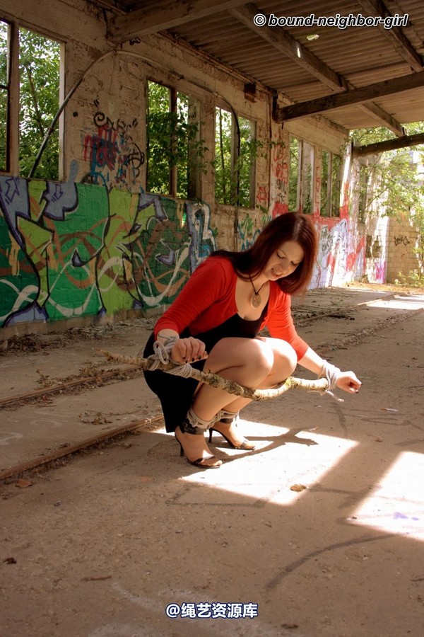 bound-neighbor-girl - Jasmin - bondage in the ruins 4 第 45 张图片