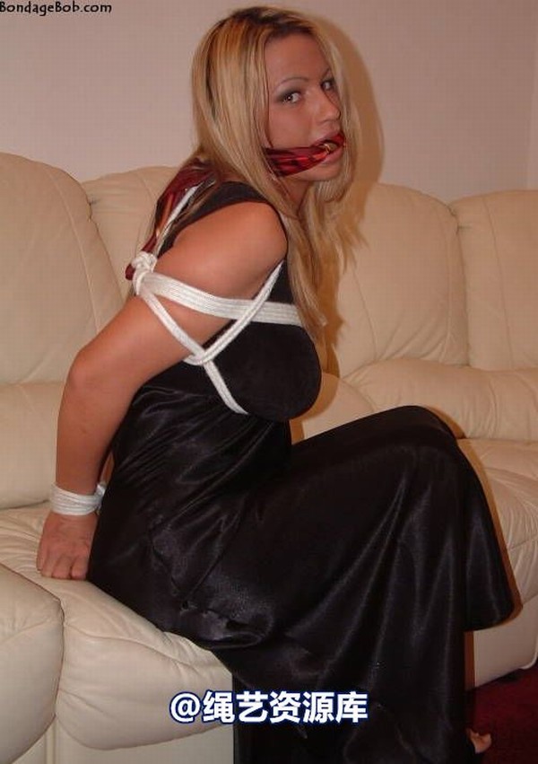 bondagebob - Taylor Black gown 1 第 9 张图片