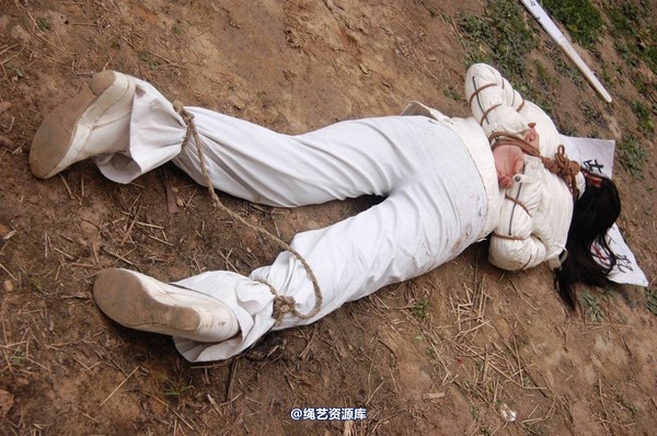 mj影视 - 安娜刑场2013-04-13 第 219 张图片