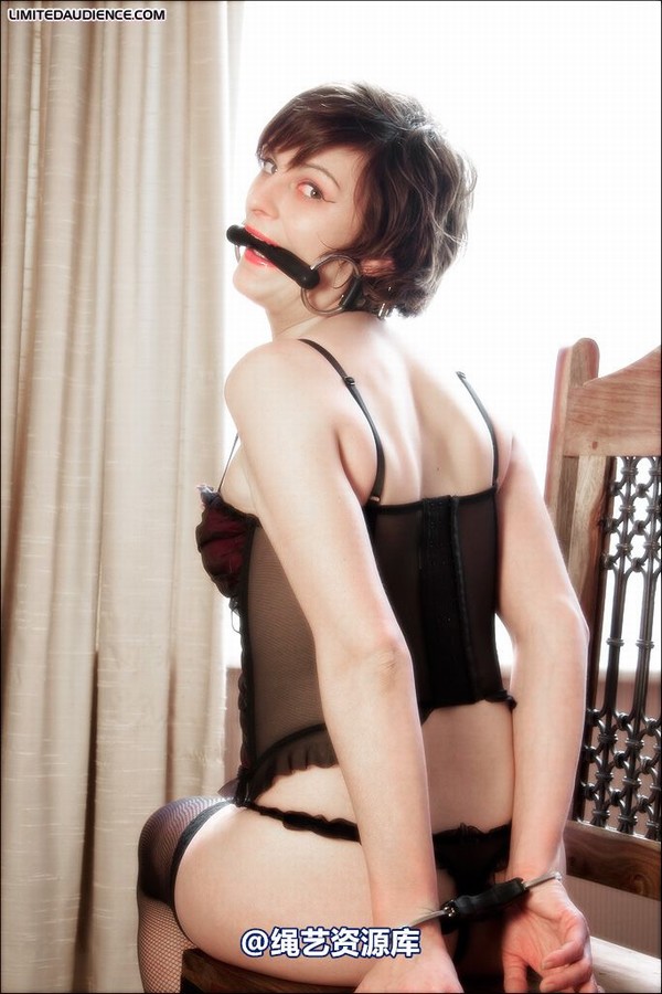 limitedaudience - 2008 ellie west caught and tamed 第 2 张图片