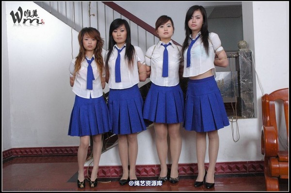 唯美之家 - 2008-09-24制服群绑 第 90 张图片