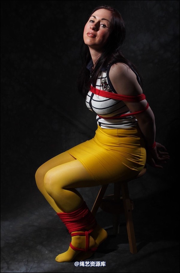 simplytied - Yellow tights red rope 第 25 张图片