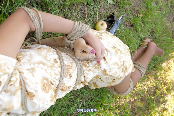 丽柜美束 - 2005-10-09 第 28 张图片