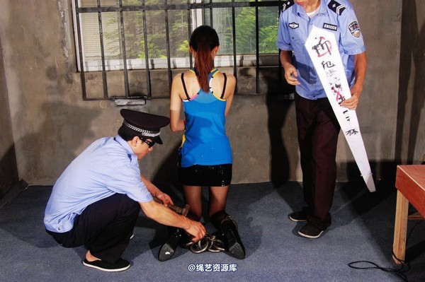 mj影视 - 梅晓夏赴刑-2013-07-01 第 2 张图片