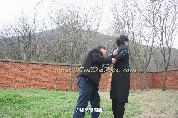 锐度主张 - 2009年第21期捆绑图（2009.4.26）3.28聚会，同好MM极限紧缚 第 74 张图片