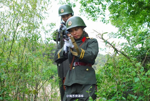 唯美之家 - 外拍军装三模特 第 245 张图片
