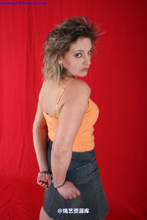 girlsinsteel - Anita handcuffed 第 53 张图片