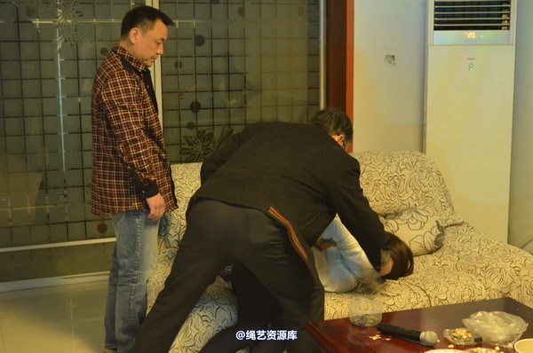 mj影视 - 一个女记者的自白2 第 200 张图片