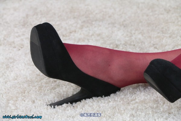 girlsinsteel - Cuffed in pantyhose 第 20 张图片