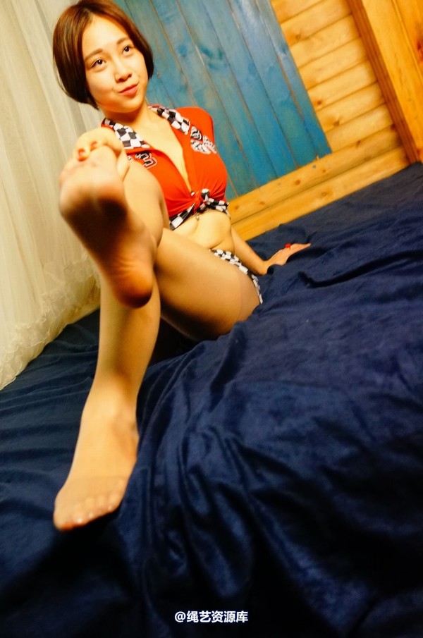 dk13美束馆 - 9.16-小仙儿赛车女郎-B120P 第 11 张图片