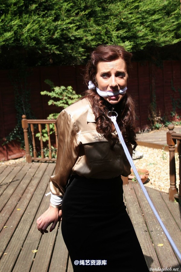 bondagebob - Chrissy Leashed 第 18 张图片