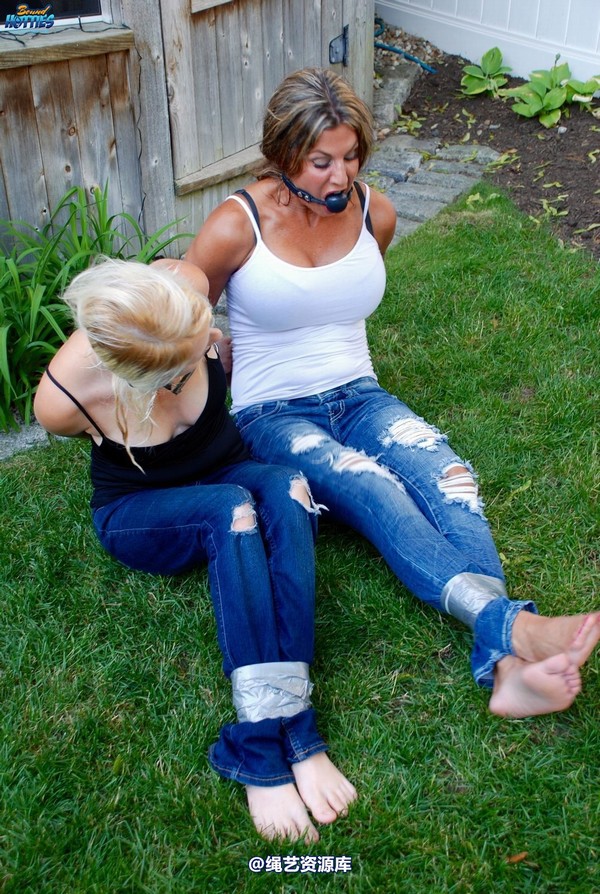boundhotties - BROOKE & CRYSTAL 2 第 37 张图片
