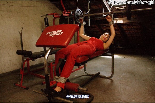 bound-neighbor-girl - Leonie must do fitness 第 16 张图片
