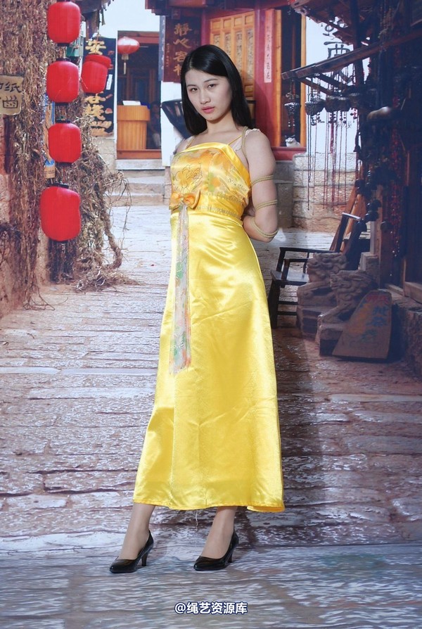 唯美之家 - 新模萧萧黄礼服 第 123 张图片