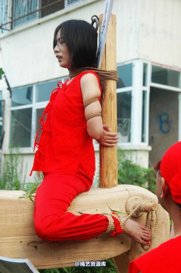 mj影视 - 血的代价-红罪衣刑场木驴斩－梅晓芳2013-08-26 第 92 张图片