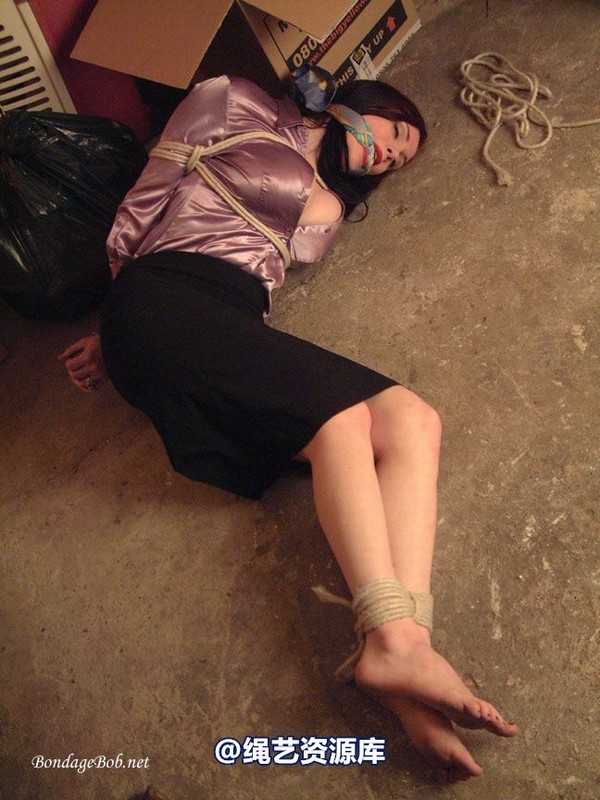bondagebob - Morrigan Rock stars daughter 第 4 张图片