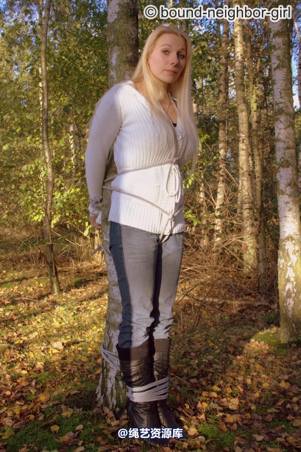 bound-neighbor-girl - Bambi - Tied up in the autumn woods Part 1 第 25 张图片