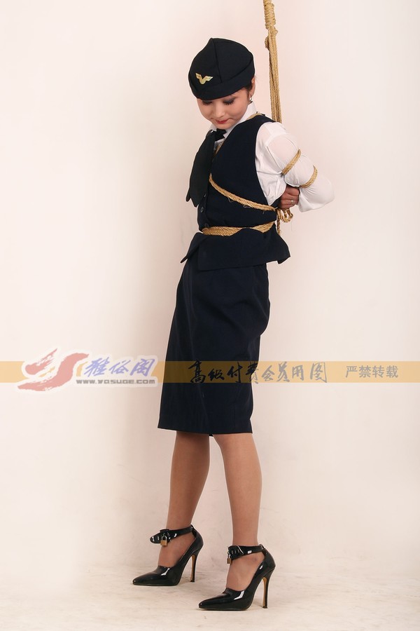 雅俗阁 - 20060404雅思空姐吊绑 第 23 张图片