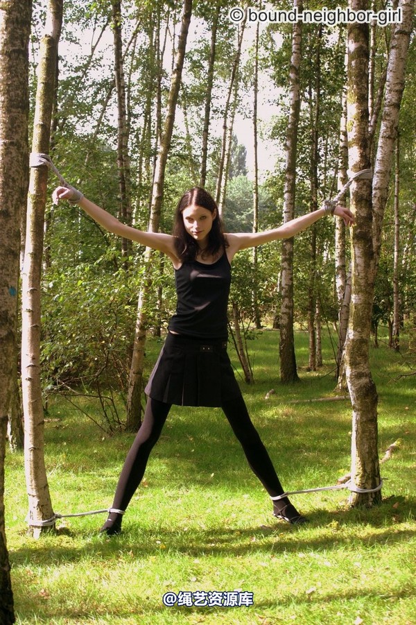 bound-neighbor-girl - Tanja - Tied up in the forest 1 第 9 张图片