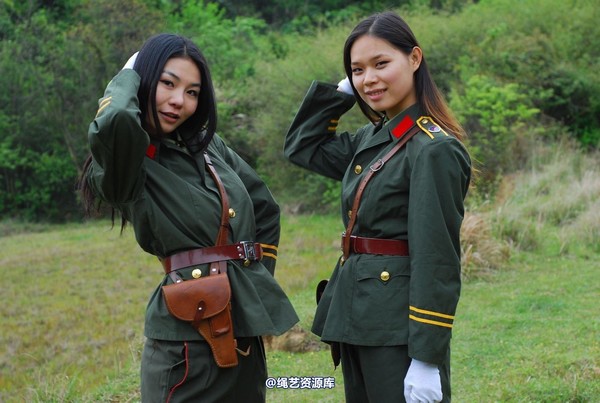 唯美之家 - 外拍军装三模特 第 336 张图片