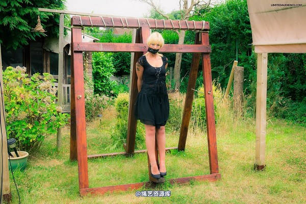 limitedaudience - 2014 kimmy louise cuffed to the cross 第 34 张图片