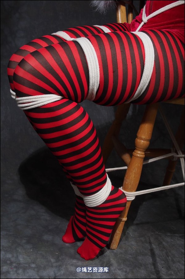 simplytied - Santas helpers change 第 24 张图片