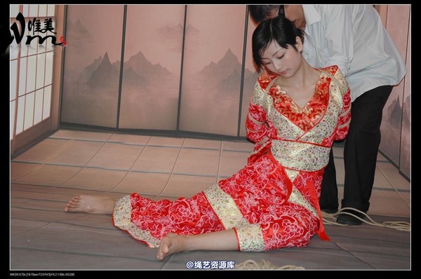 唯美之家 - 08-05-29盈盈汉服-护士装 第 33 张图片