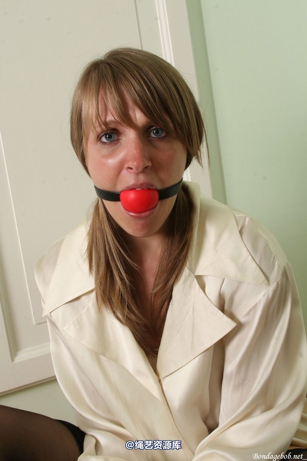 bondagebob - Sapphire Blu Open wide and shut up! 第 97 张图片
