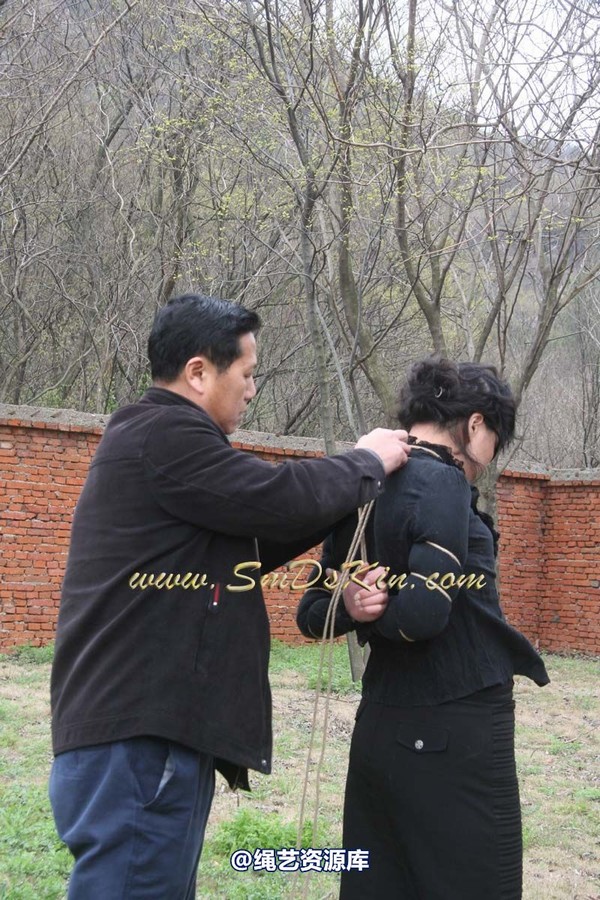 锐度主张 - 2009年第21期捆绑图（2009.4.26）3.28聚会，同好MM极限紧缚 第 14 张图片