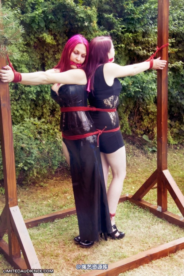 limitedaudience - 2010 elyssia violet reign two for one 第 18 张图片