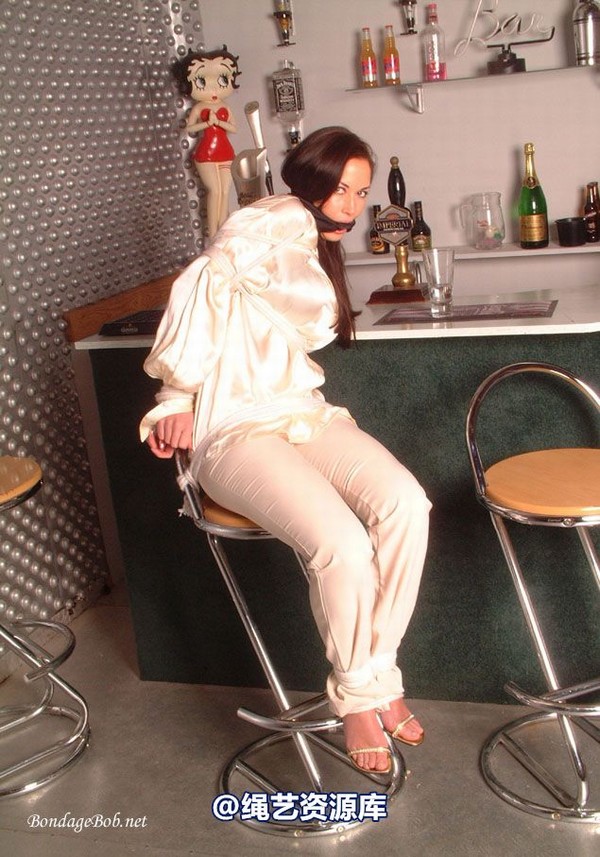 bondagebob - Olivia Stool bound 第 24 张图片