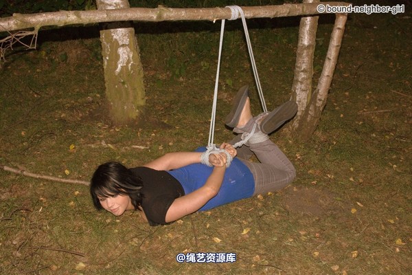 bound-neighbor-girl - Nadine - In the woods alone 第 11 张图片