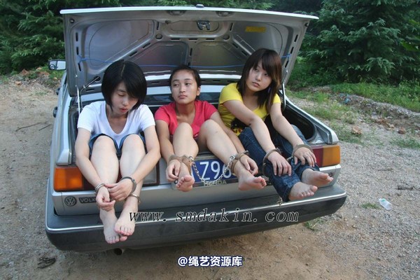 锐度主张 - 后备箱的镣铐三美模特：珠珠 芳芳 素岚 第 26 张图片