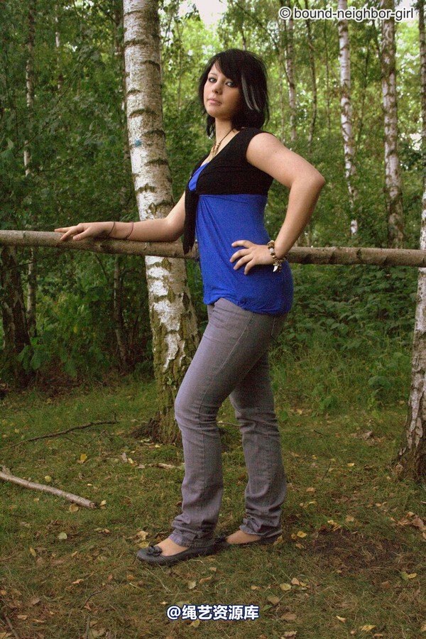 bound-neighbor-girl - Nadine - In the woods alone 第 2 张图片