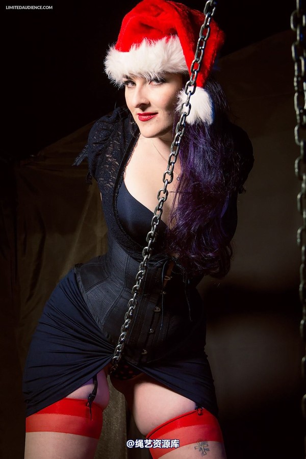 limitedaudience - 2013 caroline pierce santa s elf trouble 第 17 张图片