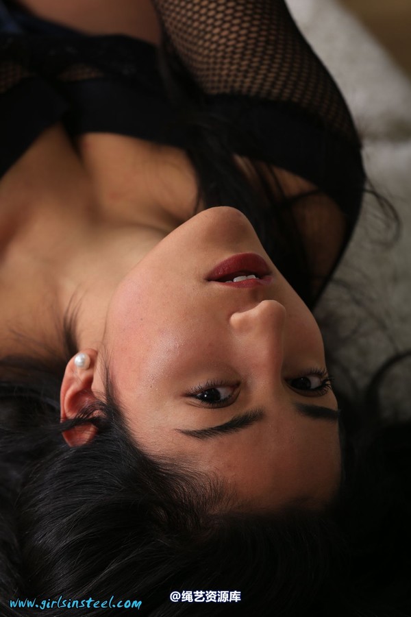 girlsinsteel - New model wants to be cuffed 第 117 张图片