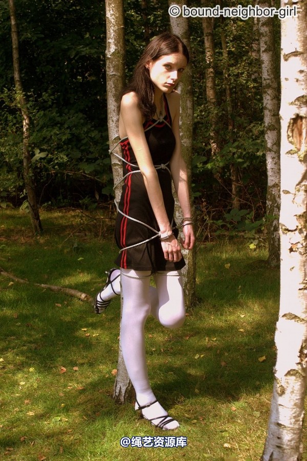 bound-neighbor-girl - Tanja - Tied up in the forest 3 第 21 张图片