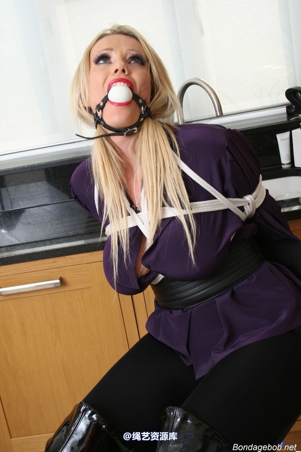bondagebob - Lucy Zara Hot in the Kitchen 第 51 张图片