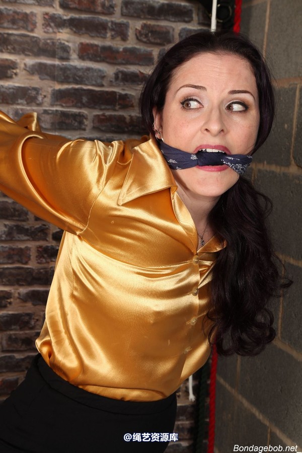 bondagebob - Caroline Pierce Taken to the garage 第 131 张图片