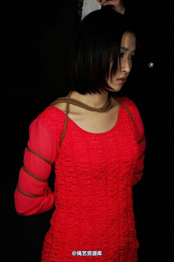 mj影视 - 梅晓枫―临刑捆绑2013-05-09 第 122 张图片