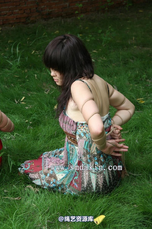 锐度主张 - 2009年第40期捆绑图（2009.8.9）模特：姗姗 月儿 第 15 张图片
