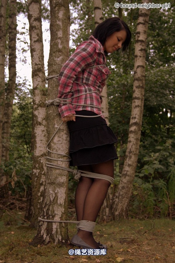 bound-neighbor-girl - Nadine - Adventure in the woods part 1 第 58 张图片
