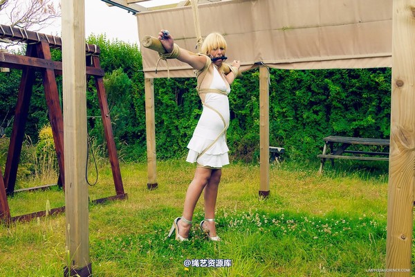 limitedaudience - 2013 kimmy louise tethered torment 第 15 张图片