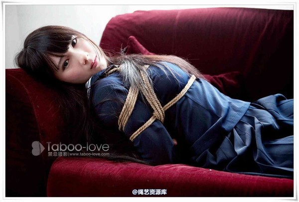 禁忌摄影 - No.001 米勒 迷人的眼神 第 2 张图片