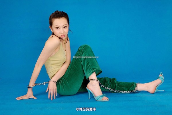 丽柜美束 - 2006-02-03 第 31 张图片