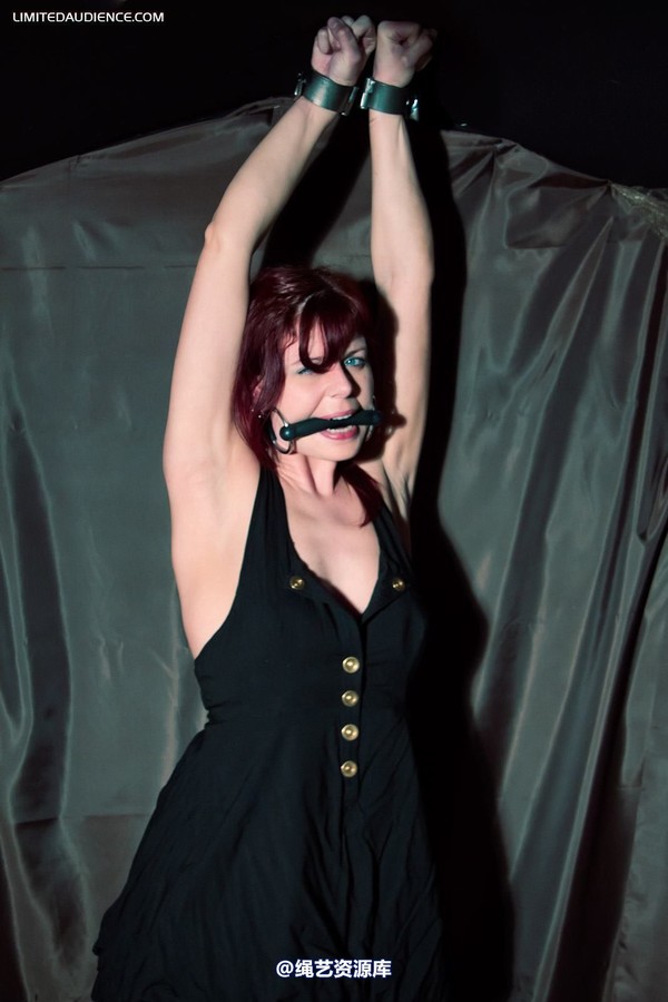 limitedaudience - 2011 scarlett chained and gagged 第 17 张图片