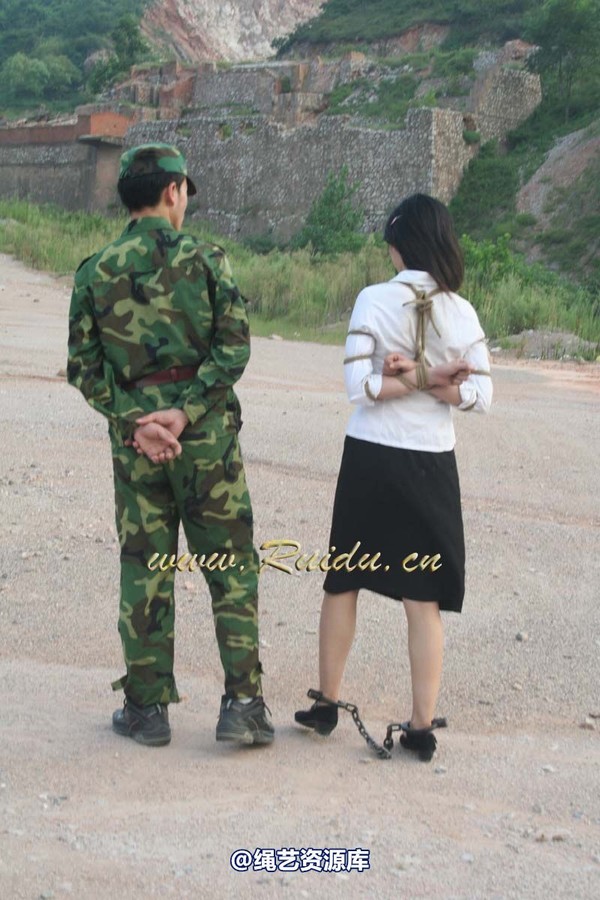 锐度主张 - 20071125第44期 宝宝室外捆绑图，有押解 第 73 张图片