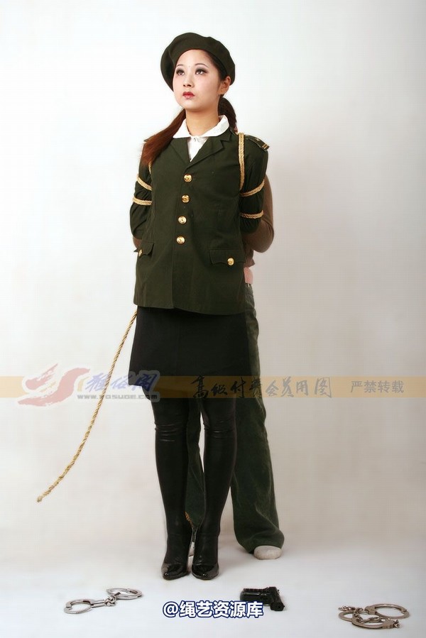 雅俗阁 - 20060401雅思警服 第 31 张图片